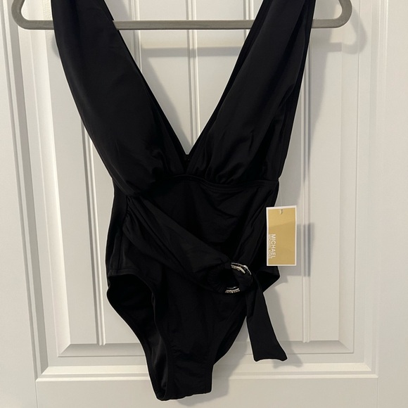 NWT - Michael Kors Belted Surplice Plunge One Piece - Iconic Solids - Size 6 - Picture 3 of 7